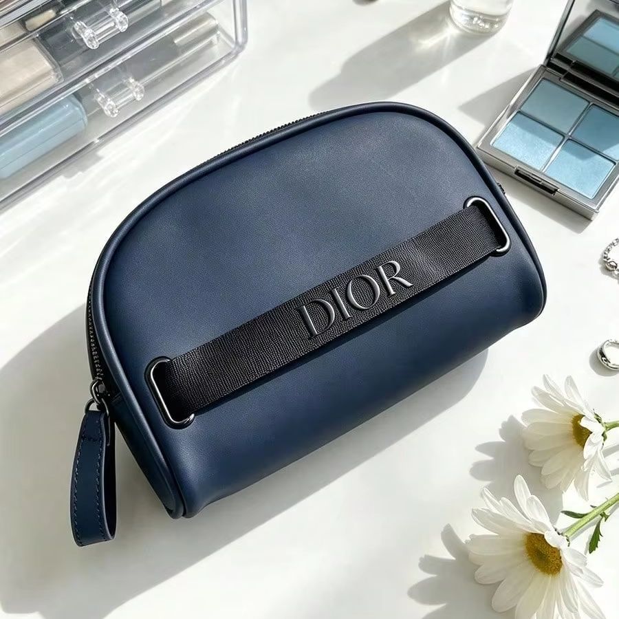 Women Bags Dior - حقيبة مستحضرات تجميل ديور زرقاء داكنة