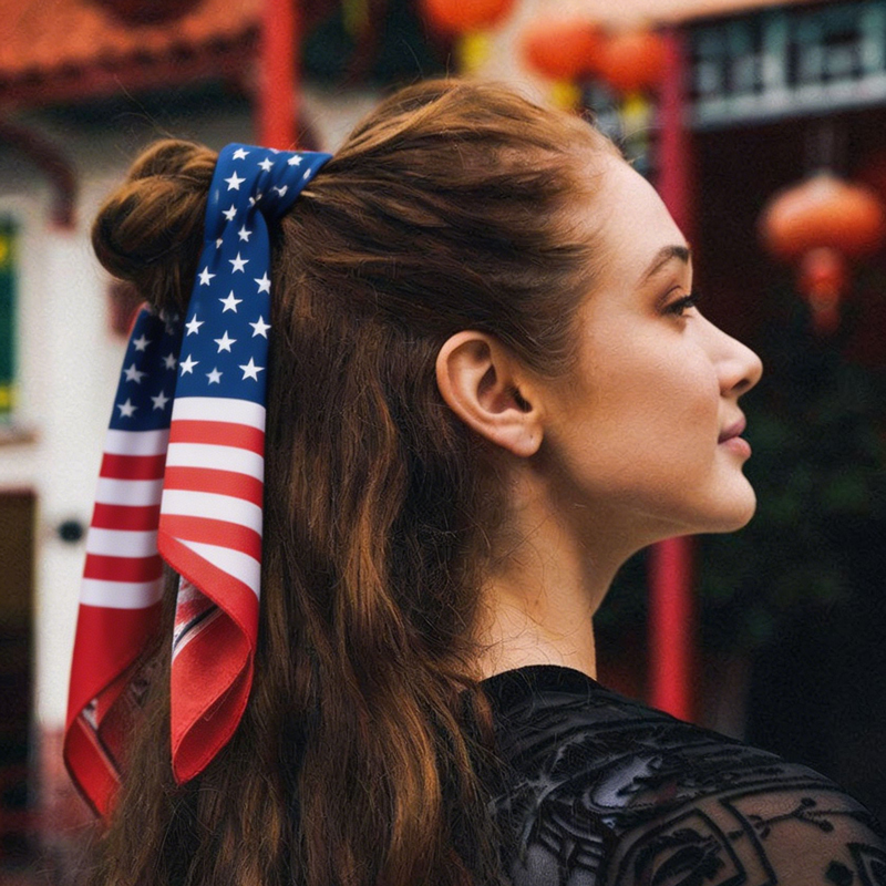 Women Bags Usa - وشاح رفيع من الساتان بطبعة علم