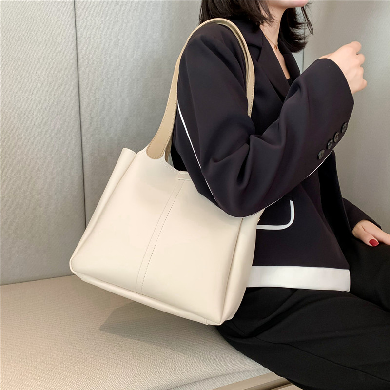 Women Bags Popular Brands - حقائب تسوق من الجلد الصناعي للنساء