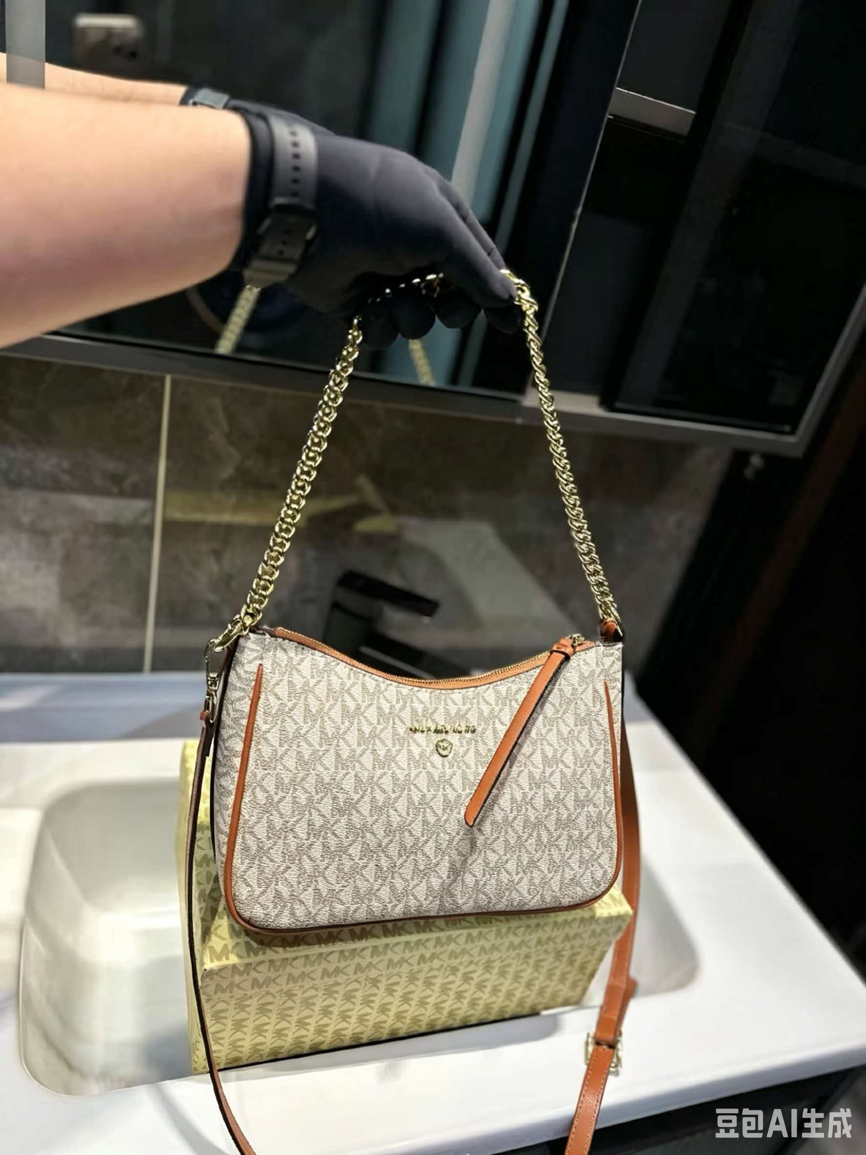 Women'S Bags Of Michael Kors - حقيبة ماهجونغ صغيرة للسفر من ماركة