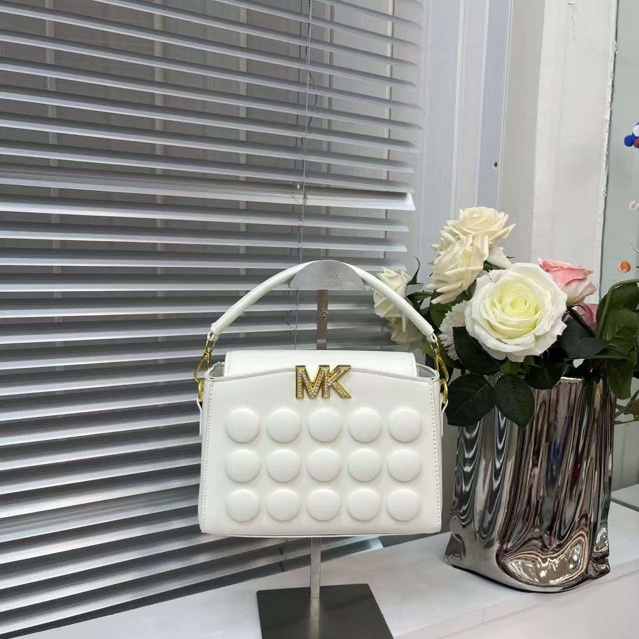 Women'S Bags Of Michael Kors - حقيبة يد نسائية فاخرة من مايكل