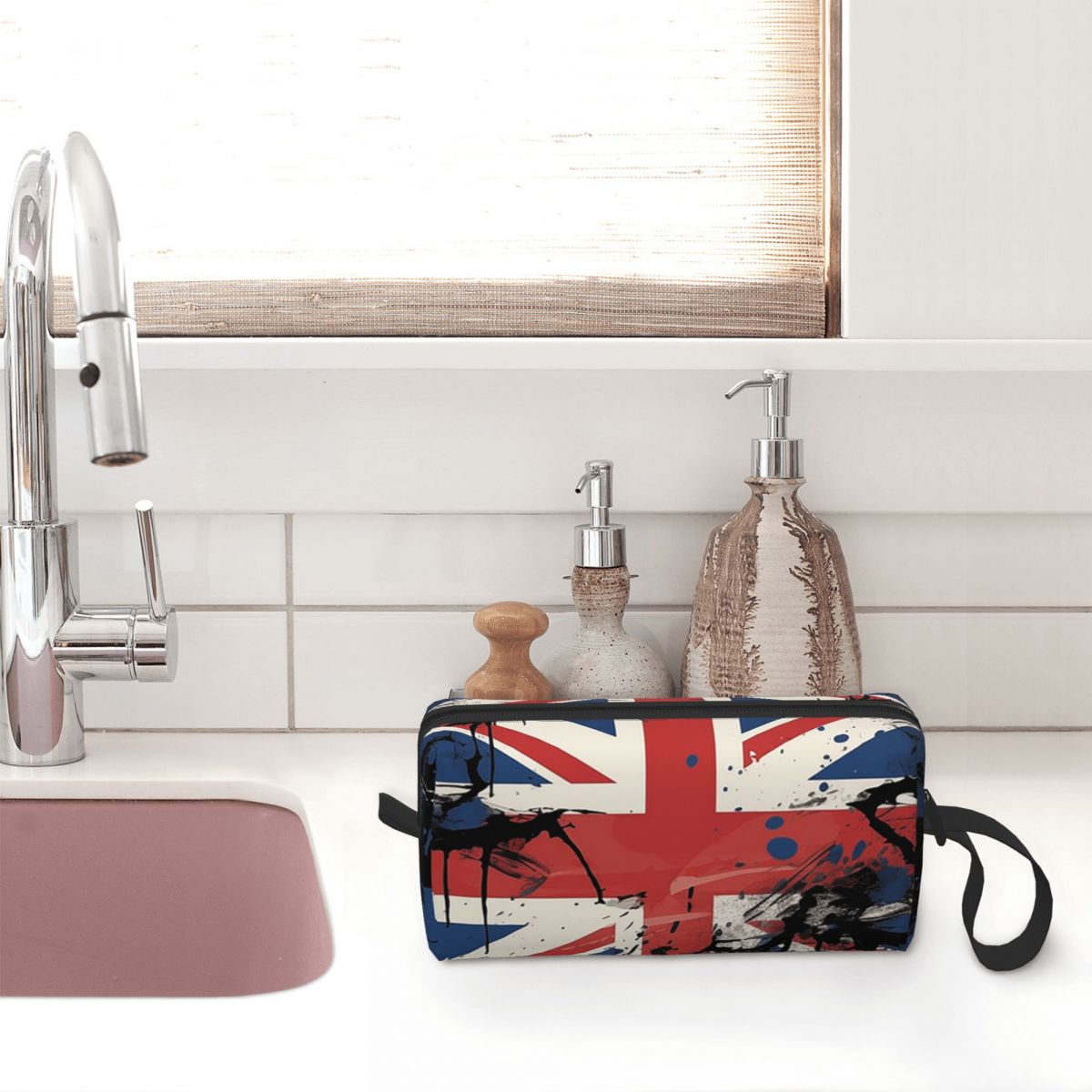 حقيبة مكياج بتصميم علم الاتحاد - مراجعة Women Bags Uk وسعره