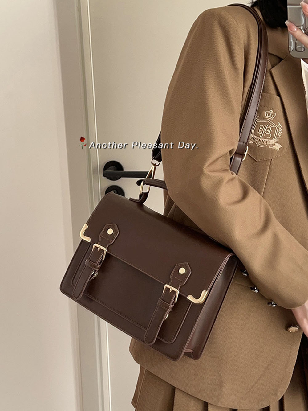 حقيبة ظهر من الجلد الصناعي بتص - مراجعة Women Bags Sale وسعره