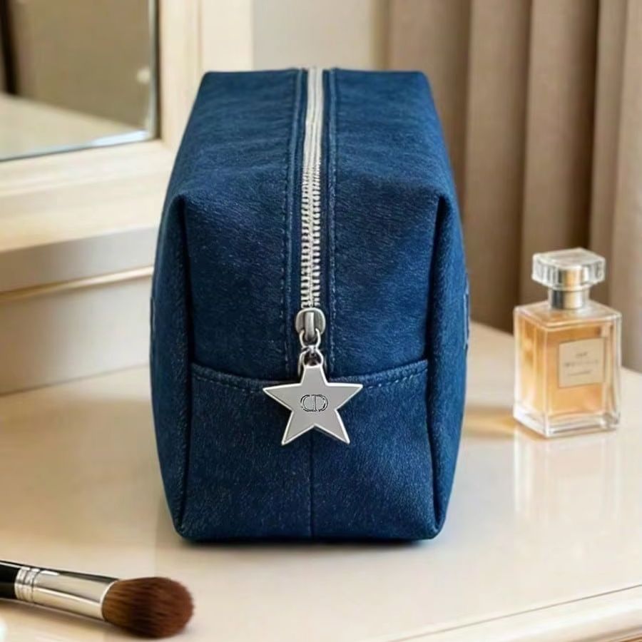 حقيبة مستحضرات تجميل ديور من ا - مراجعة Women Bags Dior وسعره