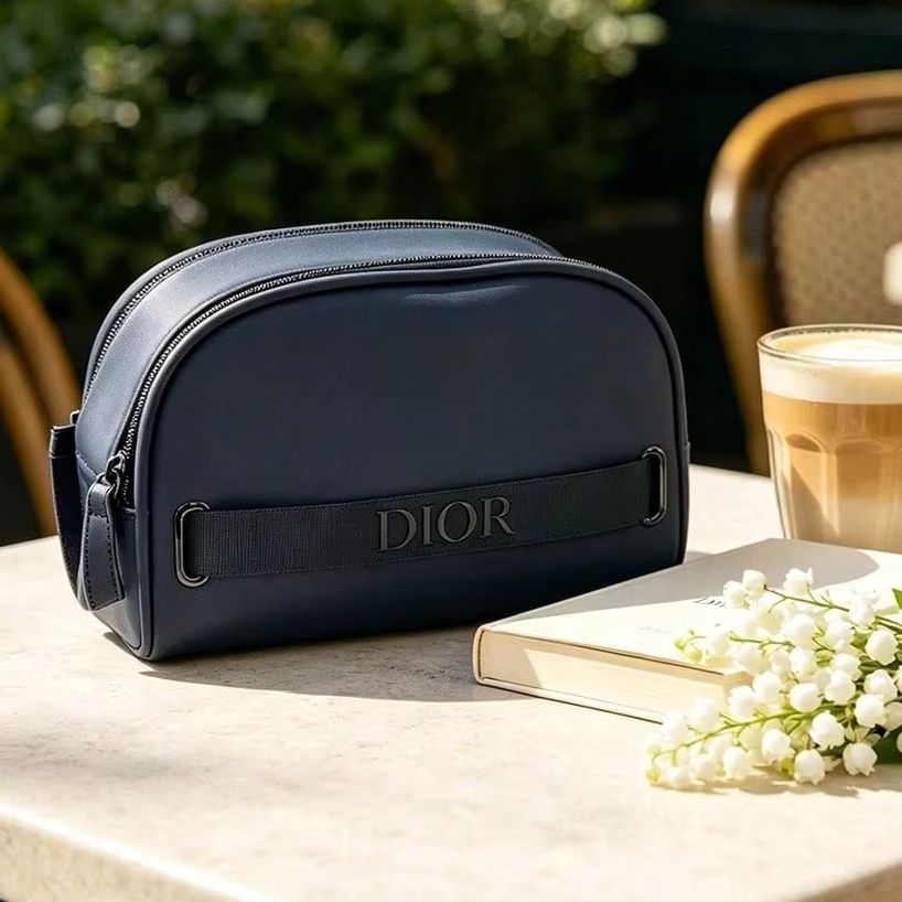 حقيبة مستحضرات تجميل ديور زرقا - مراجعة Women Bags Dior وسعره