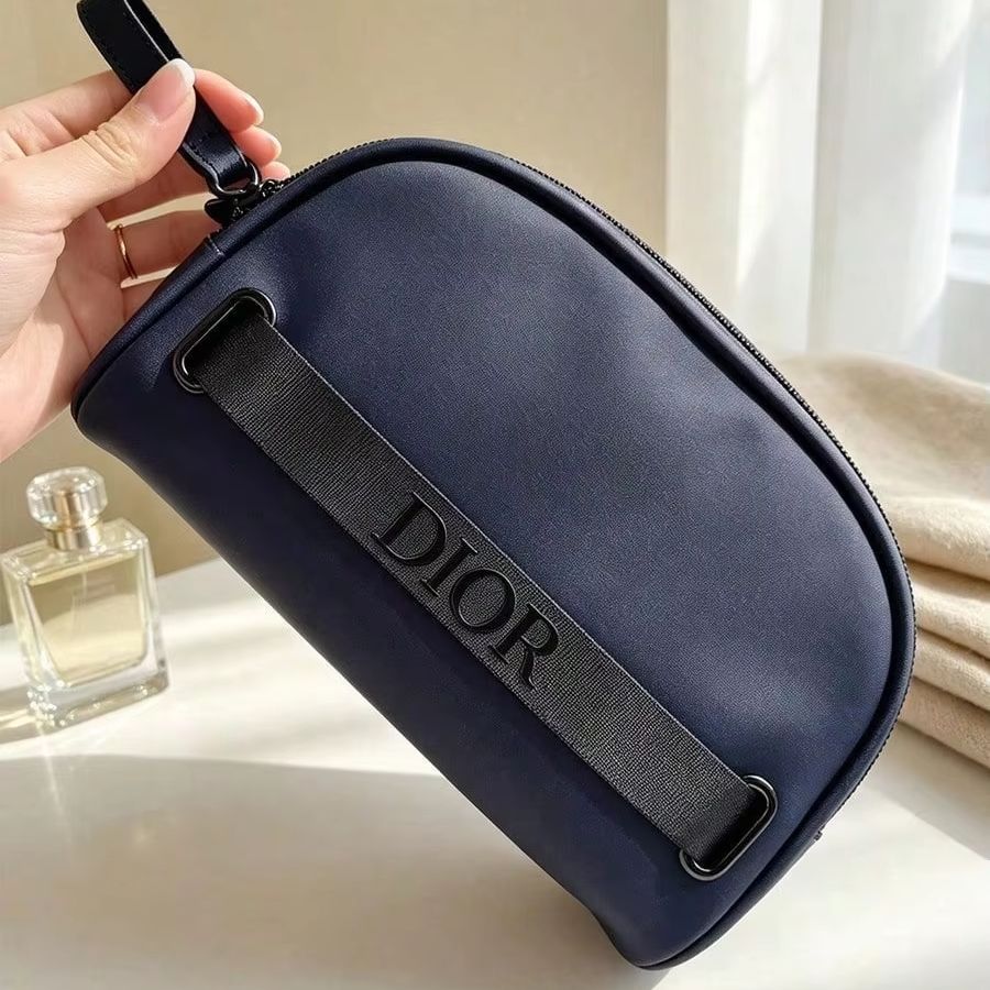 حقيبة مستحضرات تجميل ديور زرقا - مراجعة Women Bags Dior وسعره