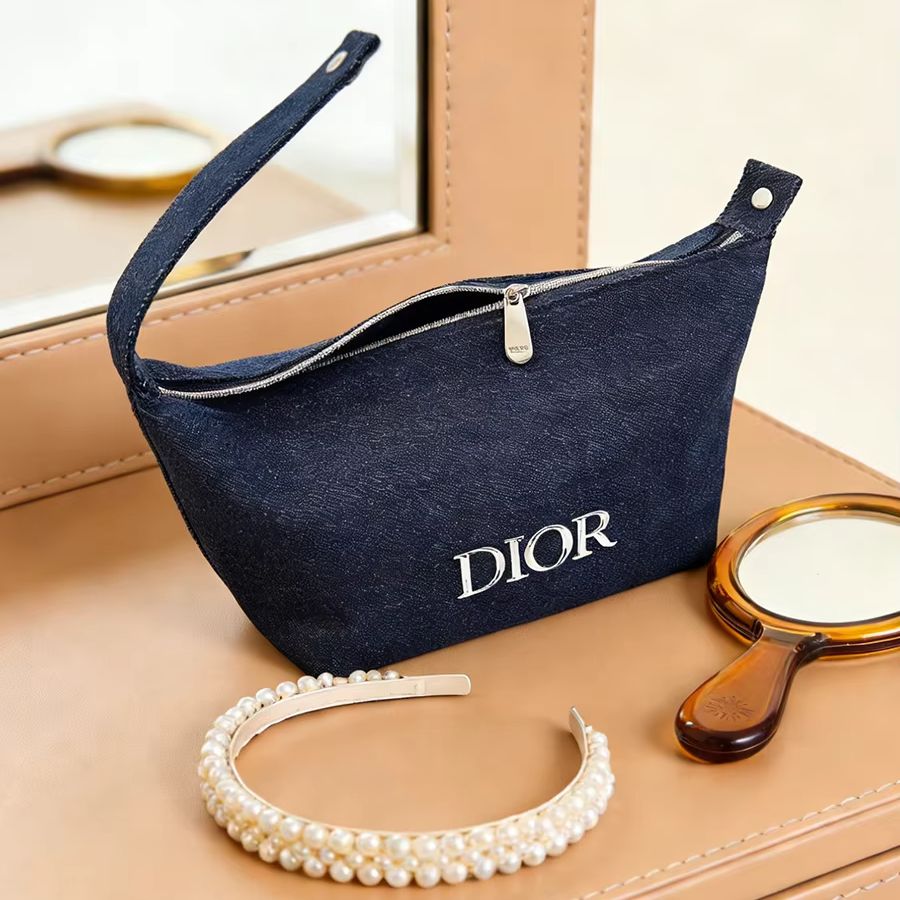 حقيبة كتف نسائية فاخرة من ديور - مراجعة Women Bags Dior وسعره