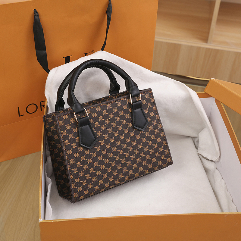 حقيبة يد نسائية بتصميم ريترو م - مراجعة Women Bags Zadig وسعره