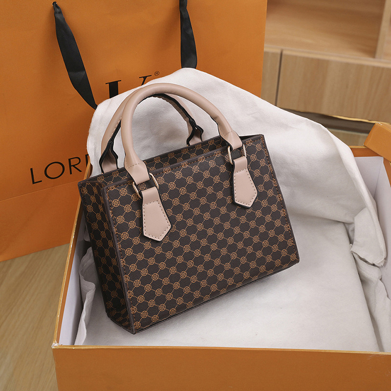 حقيبة يد نسائية بتصميم ريترو م - مراجعة Women Bags Zadig وسعره