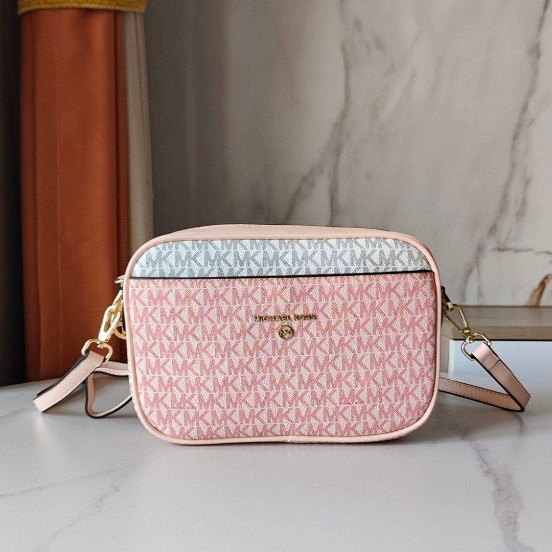 حقيبة كاميرا كروس بودي من مايك - مراجعة Women'S Bags Of Michael Kors وسعره