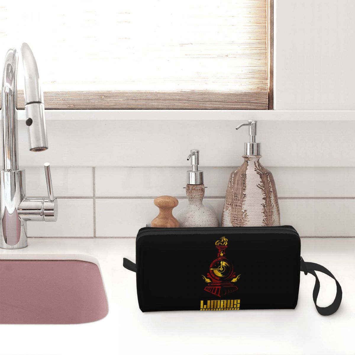 حقيبة أقلام من شركة ليمبوس للط - مراجعة Women Bags Company وسعره