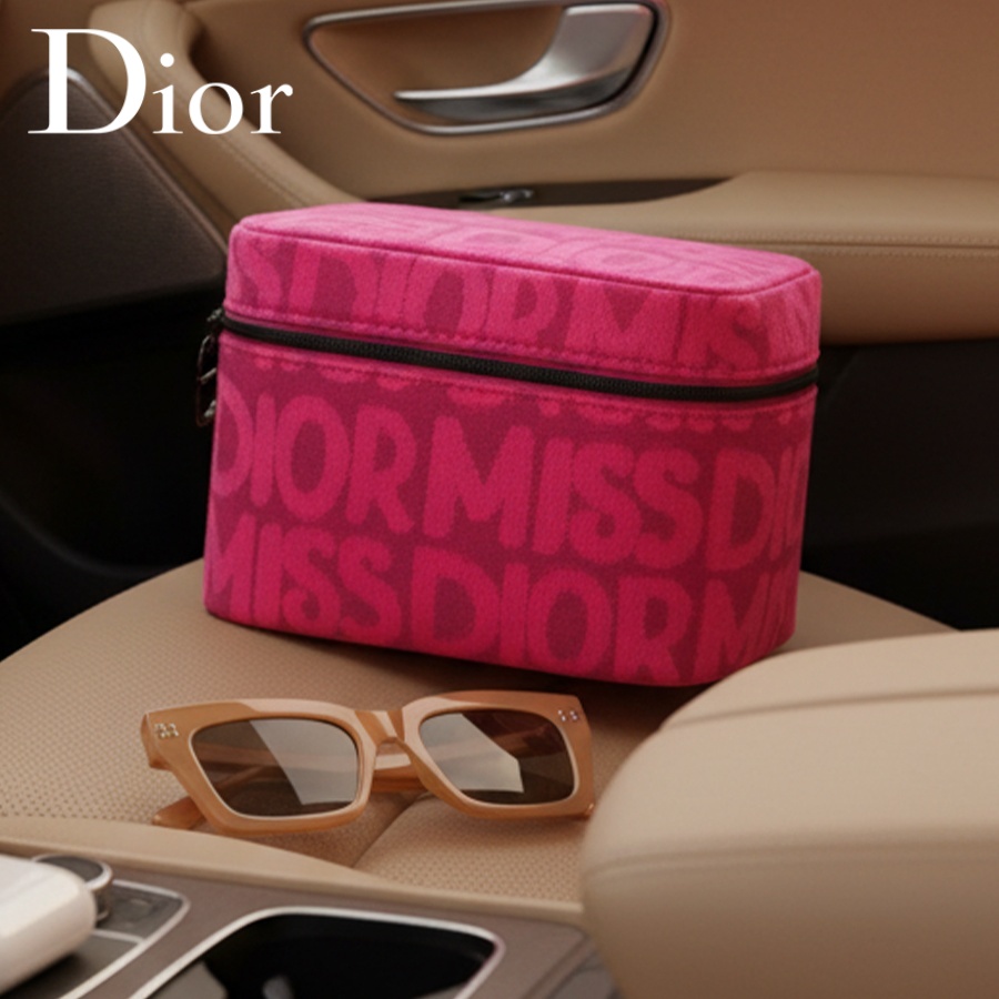 حقيبة ديور الوردية لمستحضرات ا - مراجعة Women Bags Dior وسعره
