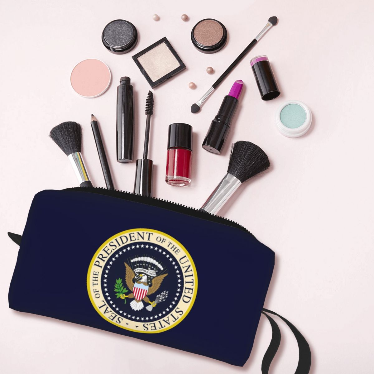 حافظة أقلام تحمل ختم رئيس الول - مراجعة Women Bags Usa وسعره