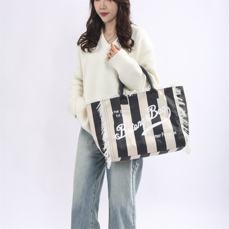 حقيبة حفاضات كلاسيكية بتصميم أ - مراجعة Women Bags Popular Brands وسعره