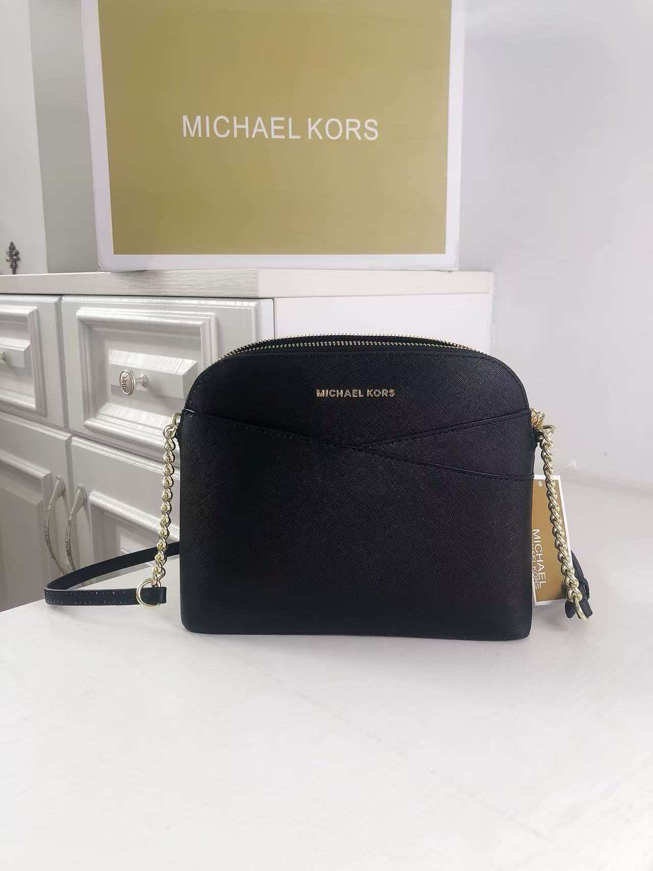 حقيبة مايكل كورس النسائية الكل - مراجعة Women'S Bags Of Michael Kors وسعره