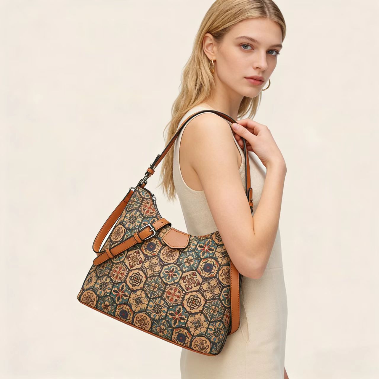 حقيبة يد من الفلين بنمط عرقي و - مراجعة Women Bags Zadig وسعره
